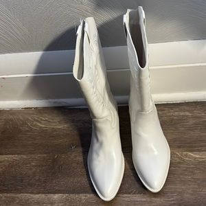 White Madden Girl brand new cowboy boots medium length size 8.5 women’s